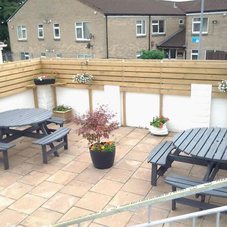 Lady Charlotte Guest Rooms Triple Rooms Dowlais 外观 照片